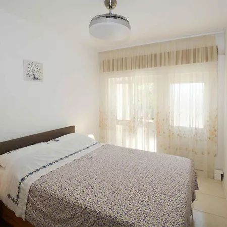 In - Istrien 38219 Apartment Pula